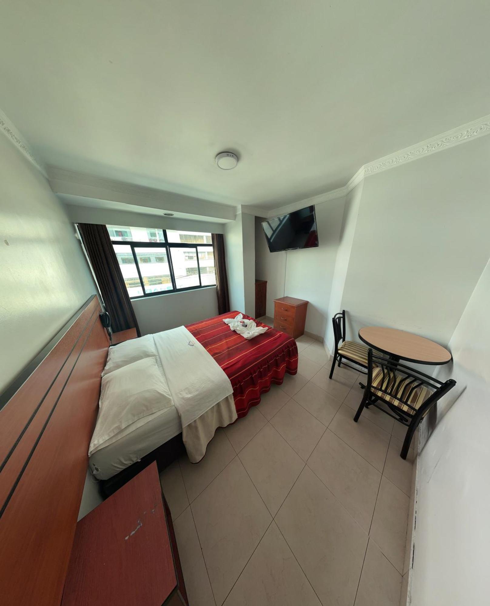 Lila Hotel 2*